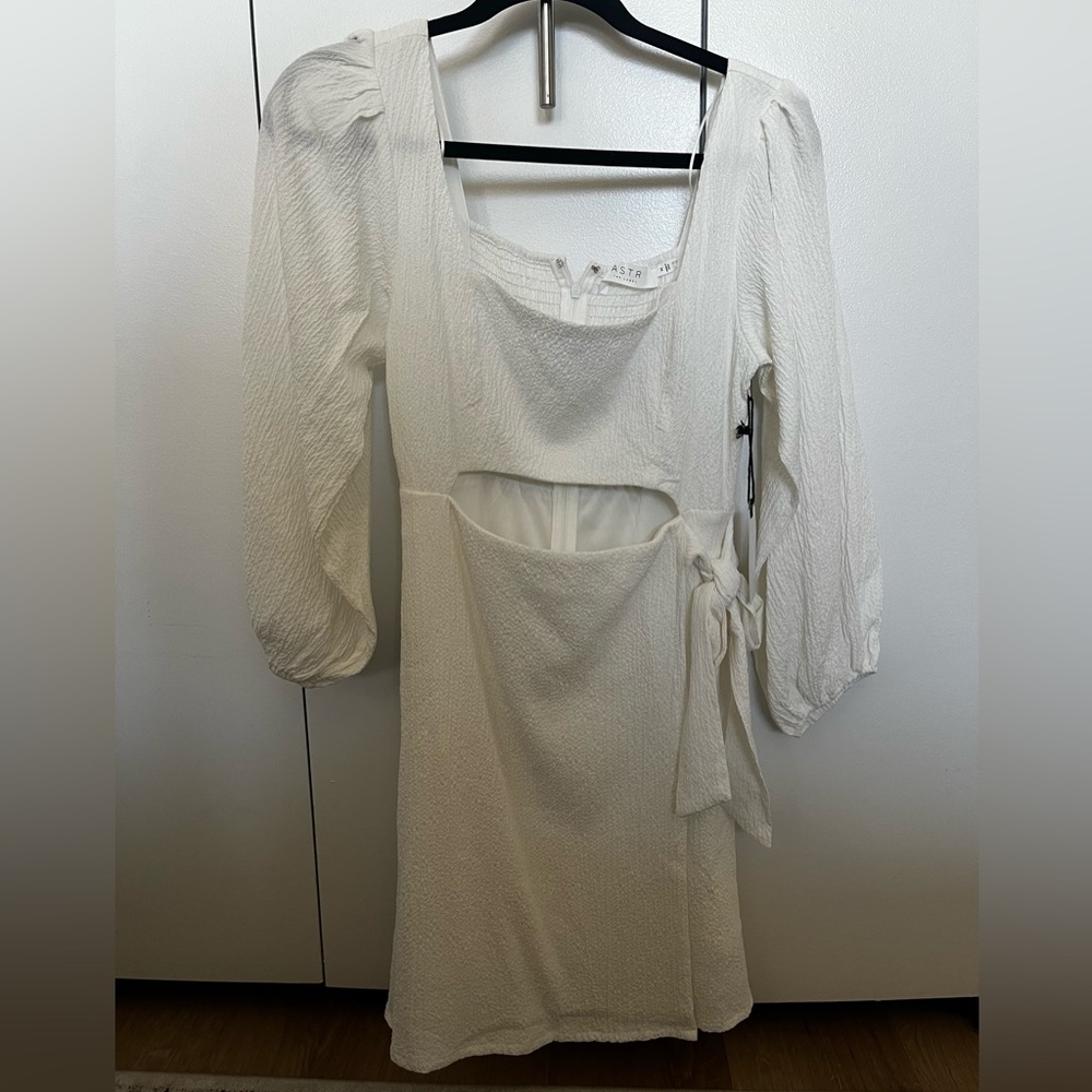ASTR Center Cutout Mini Dress (NEVER WORN W TAG)